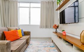RELAX EM COPACABANA, NOVO QUARTO E SALA, 250 MT da PRAIA, WI FI 350 MB, COZINHA E AR